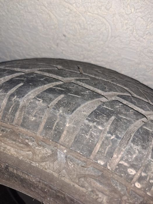 Продаются комплект шин MAXXIS