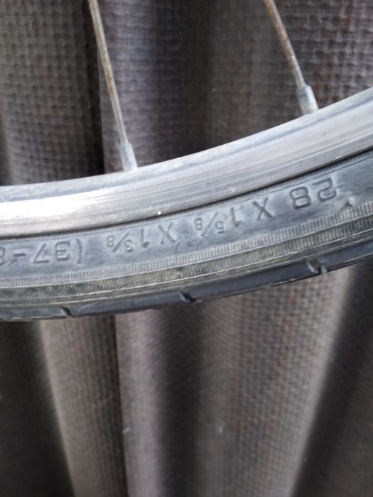 Roata 28" cu cauciuc