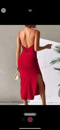 Червена рокля с цепка