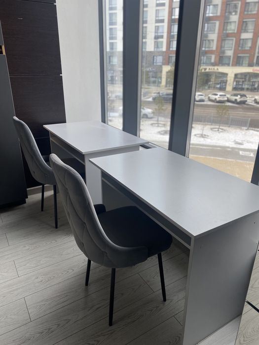 Столы, стулья, шкаф