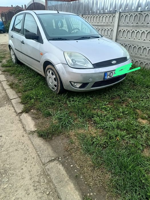 Ford fiesta 1.4 benzină stare bună