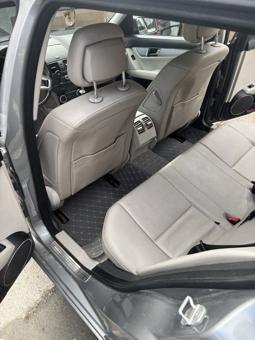 Vand Mercedes C220