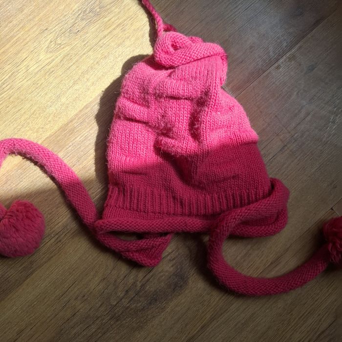 Шапка для девочки ручной работы