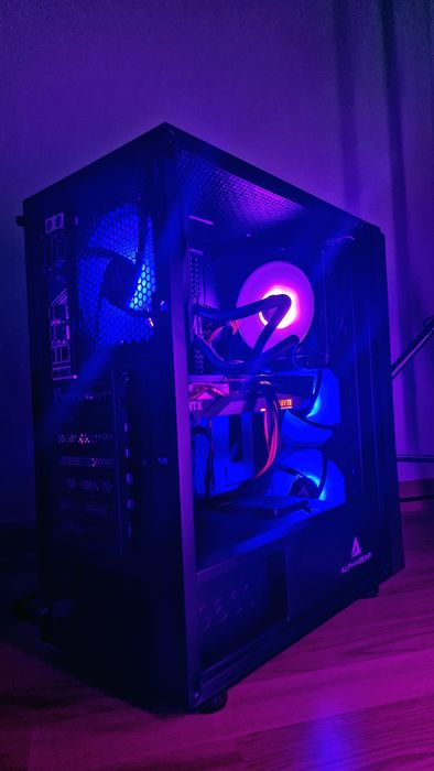 Vand PC Gaming i5 10400F | RTX 3050 8gb | 32gb DDR4 | 1TB SSD | NOU