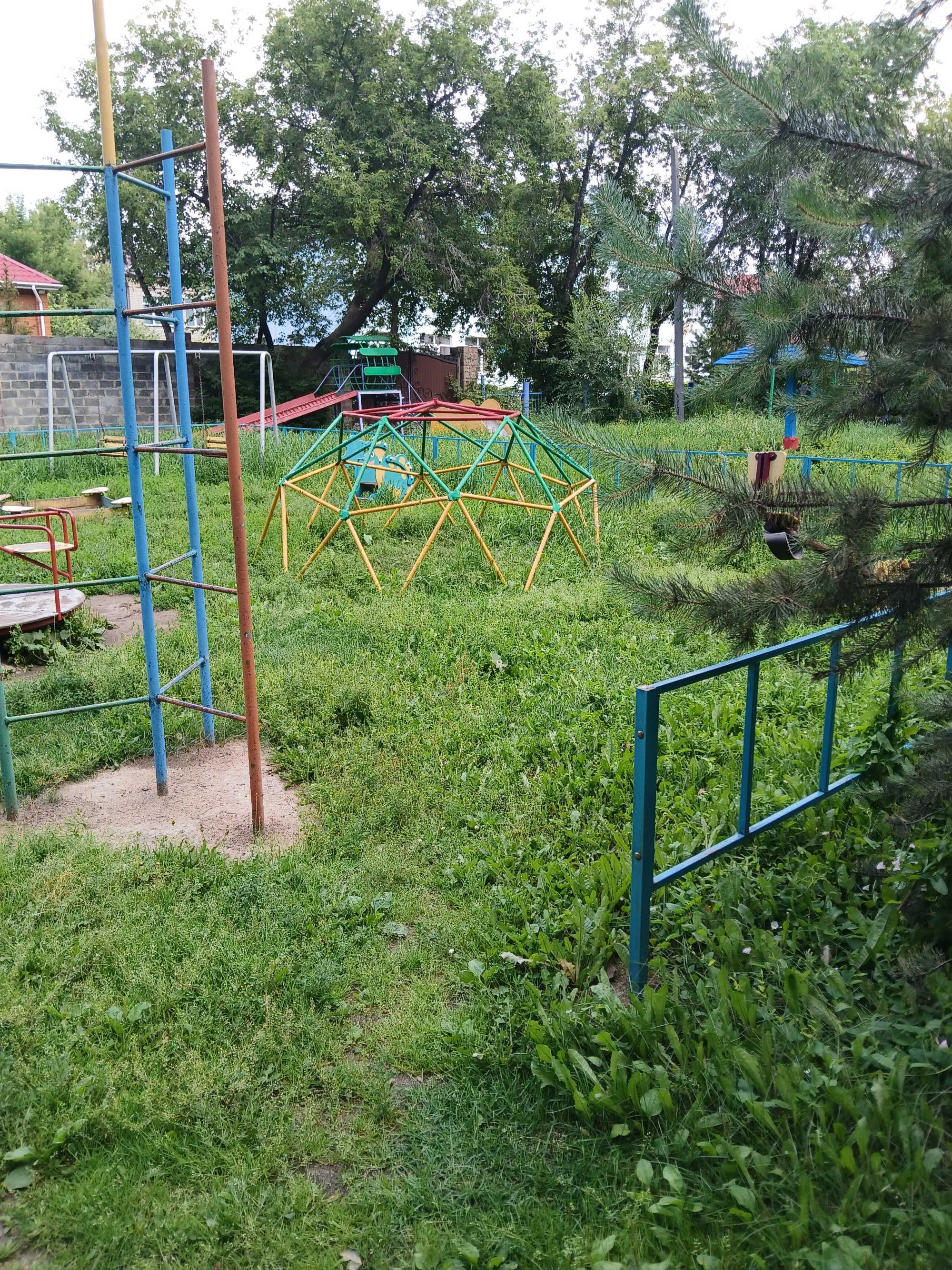 1ком  2/5  центр ТД  Рахмет 33м кв  13,3  млн  хозяин