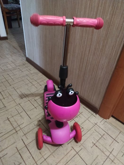 Самокат детский 3х колесный.б/у в хорошем состоянии