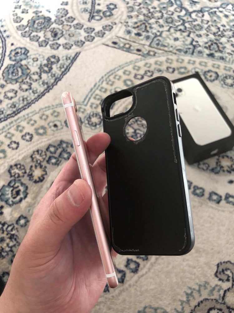 Продам IPhone 7 32G 100% rose gold в хорошем состянии все работает