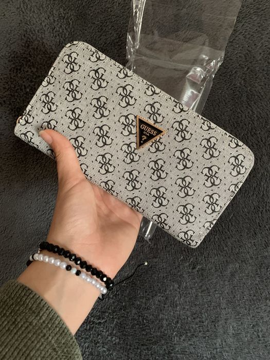 Portofel GUESS? for Women - OFERTA DOAR 49 RON