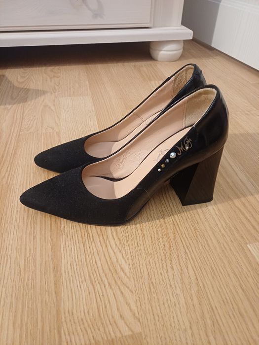 Туфли чёрные на каблуке