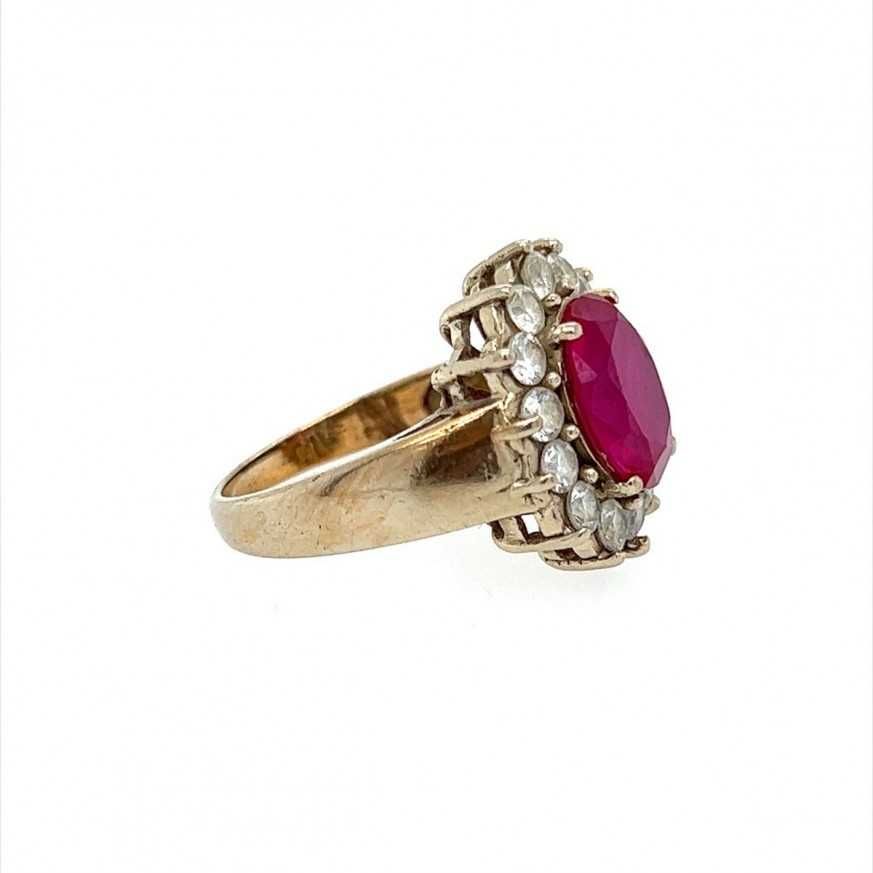 Златен дамски пръстен с рубин 5,00гр. размер:49 14кр. проба:585