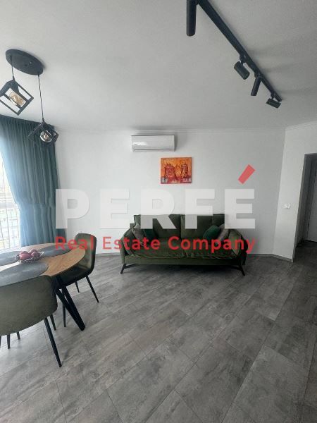 Продава се Тристаен апартамент в Бургас, Зорница - 86 кв.м за 2733 €/кв.м - Снимка #2