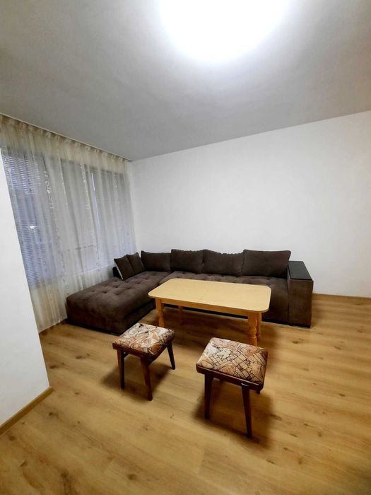 Давам под наем тристаен в кв Аспарухово за 800лв