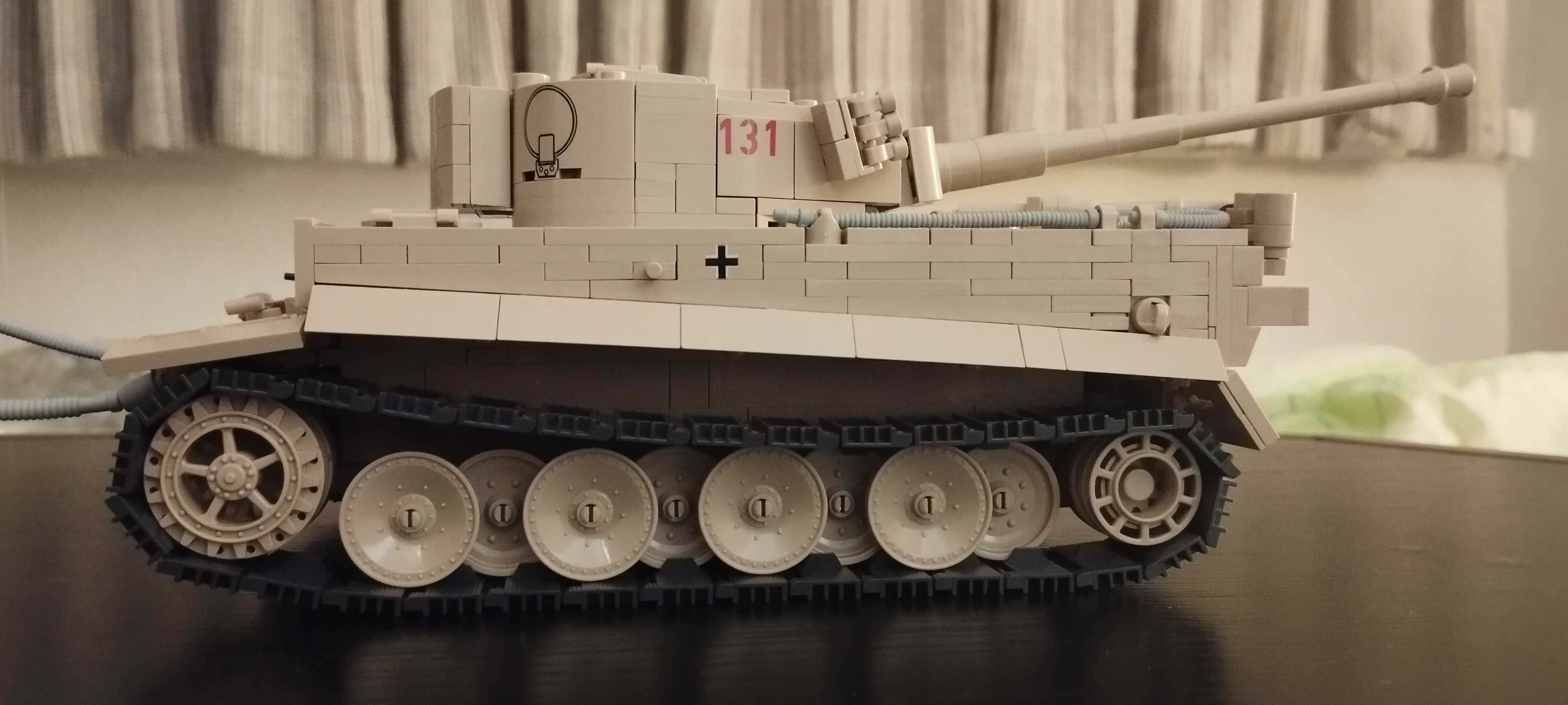 Cobi конструктор Tiger 131 и Königstiger танкове
