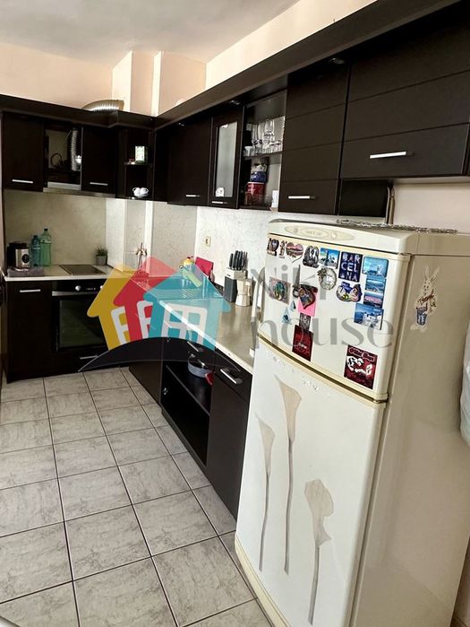 Продава се Тристаен апартамент в Варна, Младост 1 - 90 кв.м за 1889 €/кв.м - Снимка #5