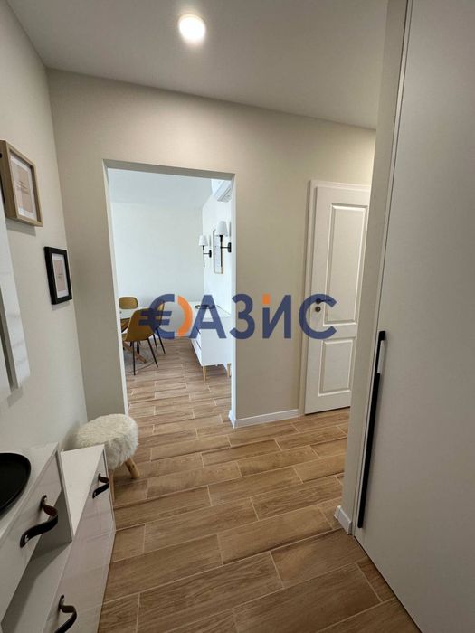 Просторен апартамент с 2 спални в комплекс" Оазис", Равда, България,