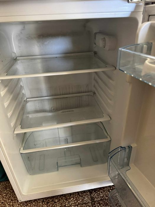 Хладилник с фризер Beko!