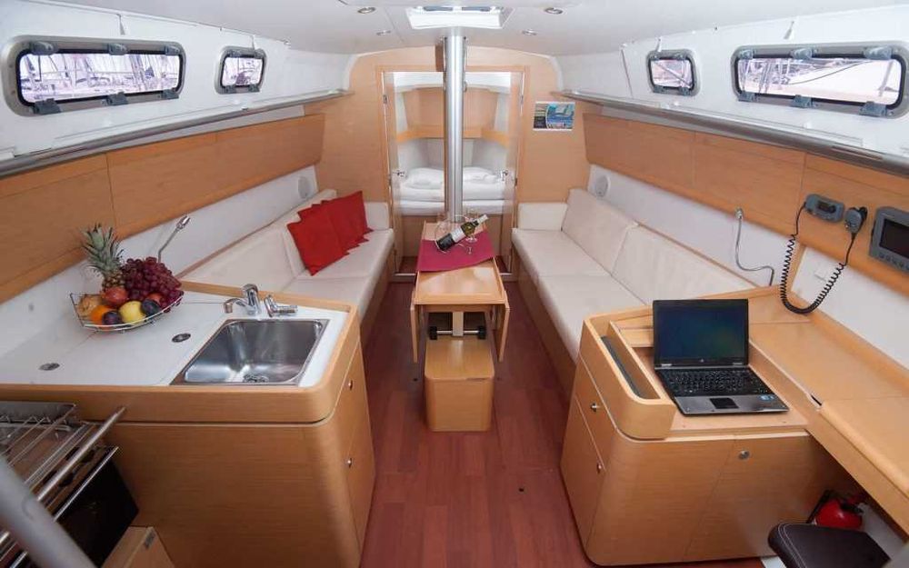 Velier BENETEAU FIRST 35 (OPS) - multiple imbunatatiri,TVA deductibil