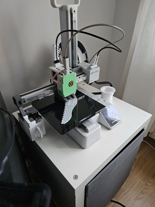 Imprimanta 3D Bambu Lab A1 mini + 4 plate-uri