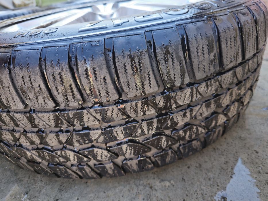 Vand jante de aluminiu și cauciuc de iarna