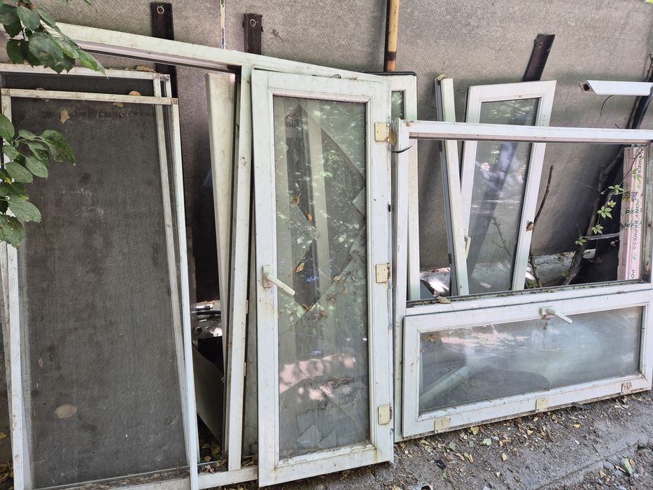 Пластиковые рамы.