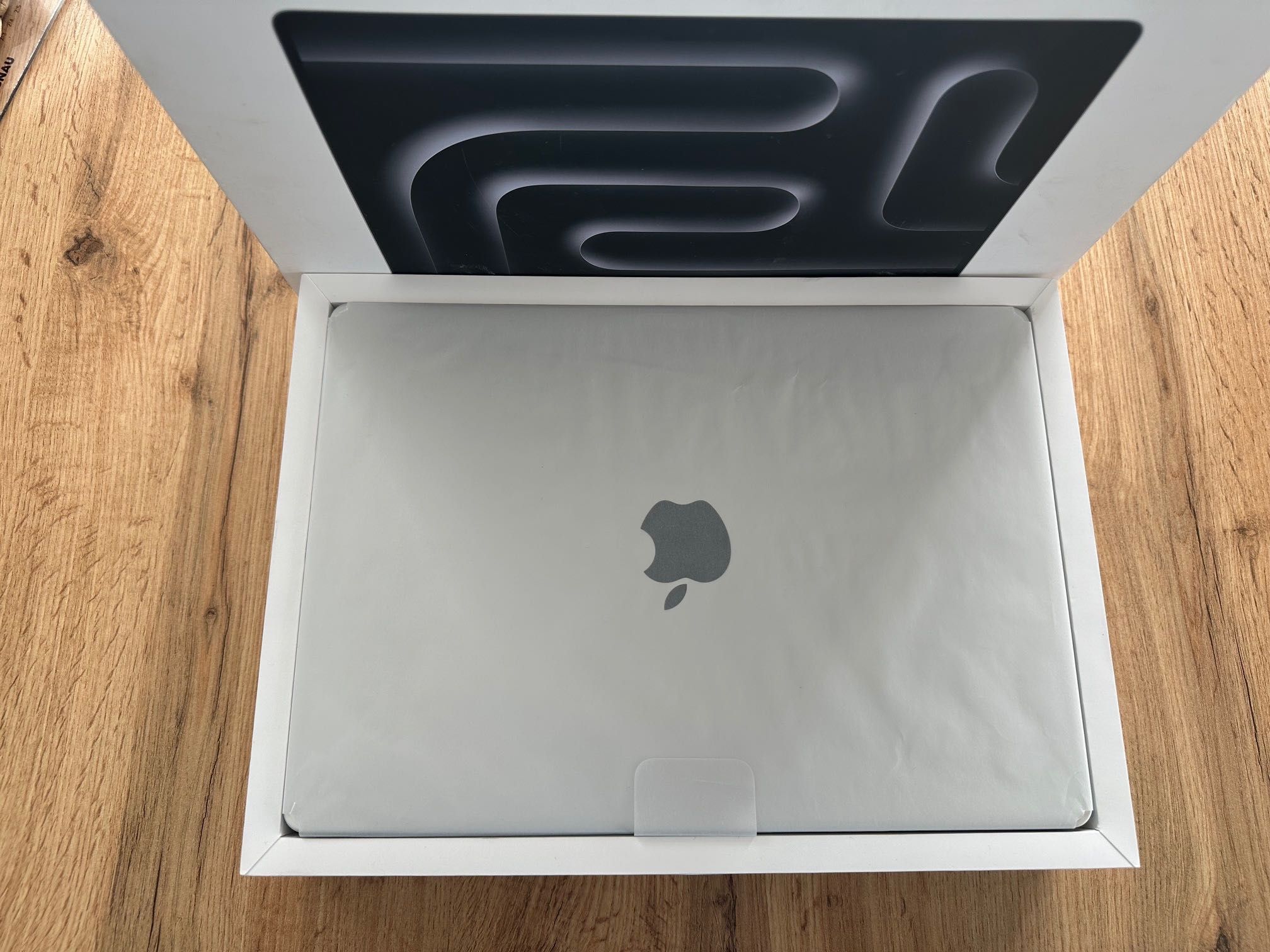 НОВ MacBook Pro 14" M3 PRO 12CPU, 18GPU, 18RAM, 1TB SSD