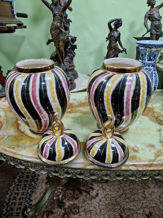 Чифт Уникални антикварни белгийски порцеланови урни H.BEQUET