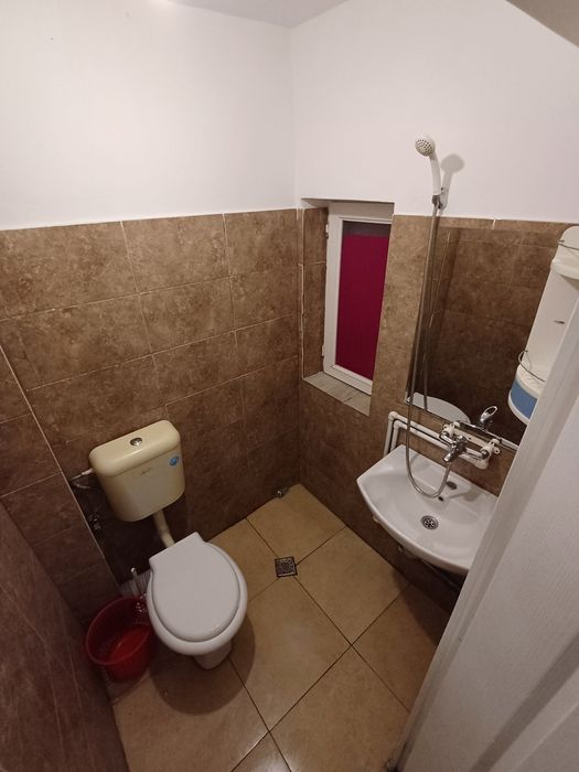 Închiriez garsoniera sector 5