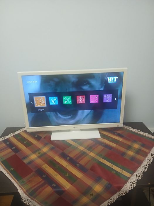 Vând TV marca teletech