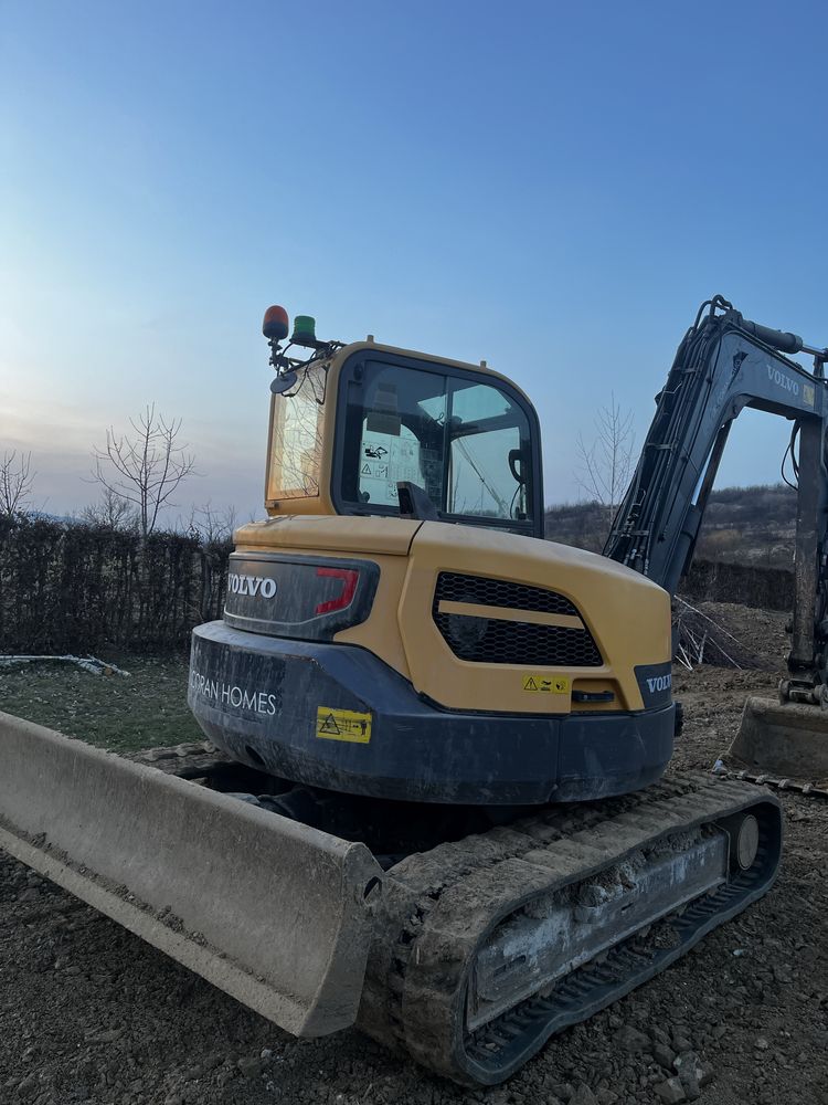 Excavator Volvo ECR88D