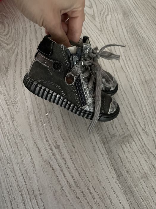 Обувки номер 20