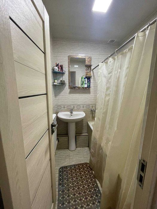 9-mikrarayondan 3 xonali evro remontli kv sotiladi.