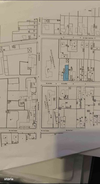 Casă P+1 cu anexe – 3 apartamente, teren 493 mp – zona Școala 1