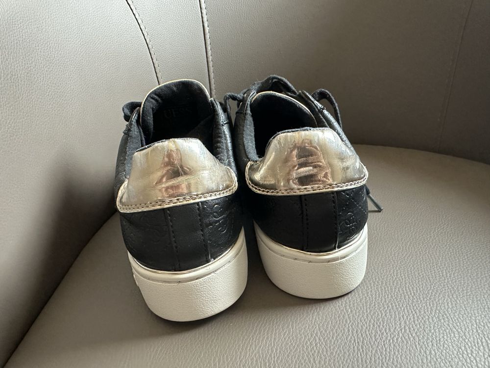 Adidasi Guess negri originali