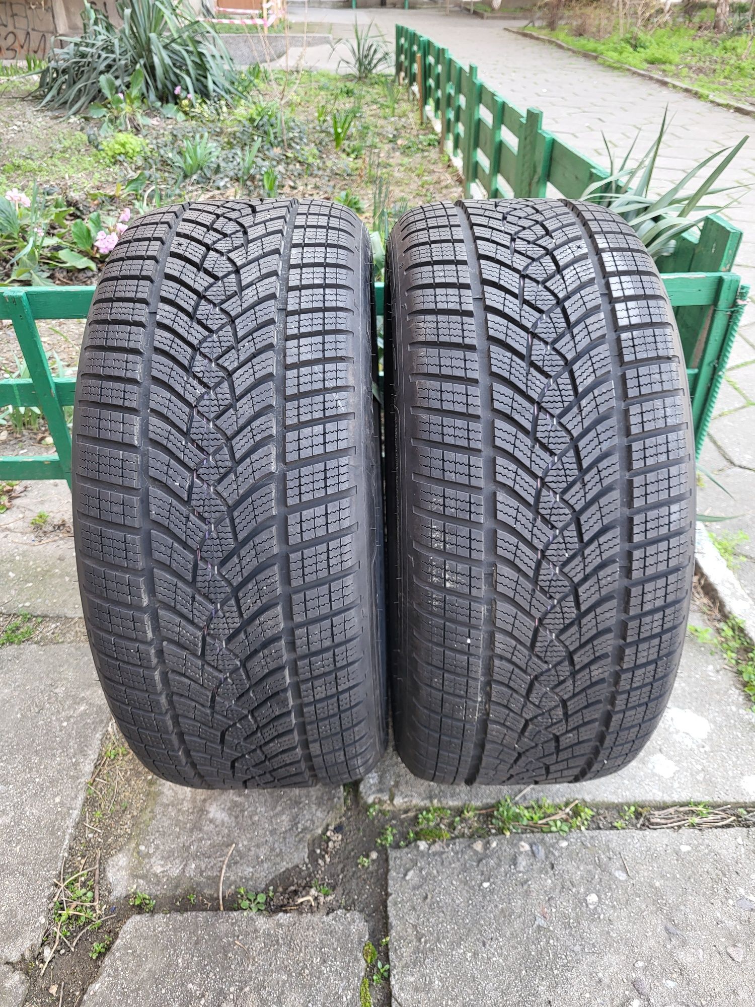 Зимни гуми Goodyear Ultragrip 245/45/18