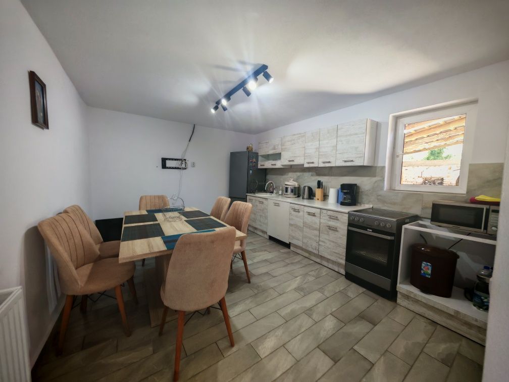 Casă modernizată complet în Hosman, la 25 km de Sibiu – 958 mp teren,