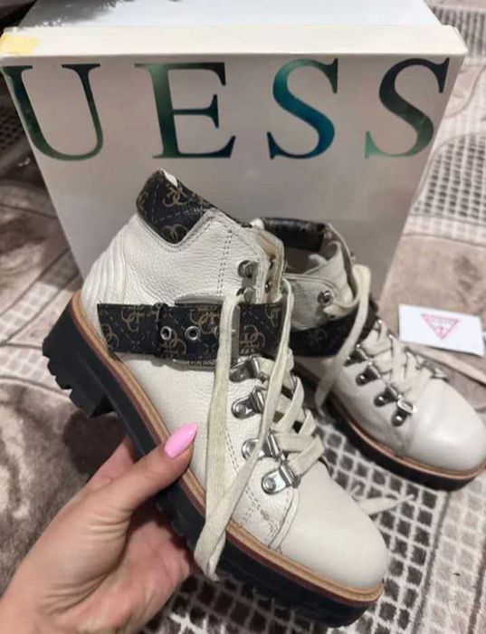 Оригинални боти на Guess естествена кожа