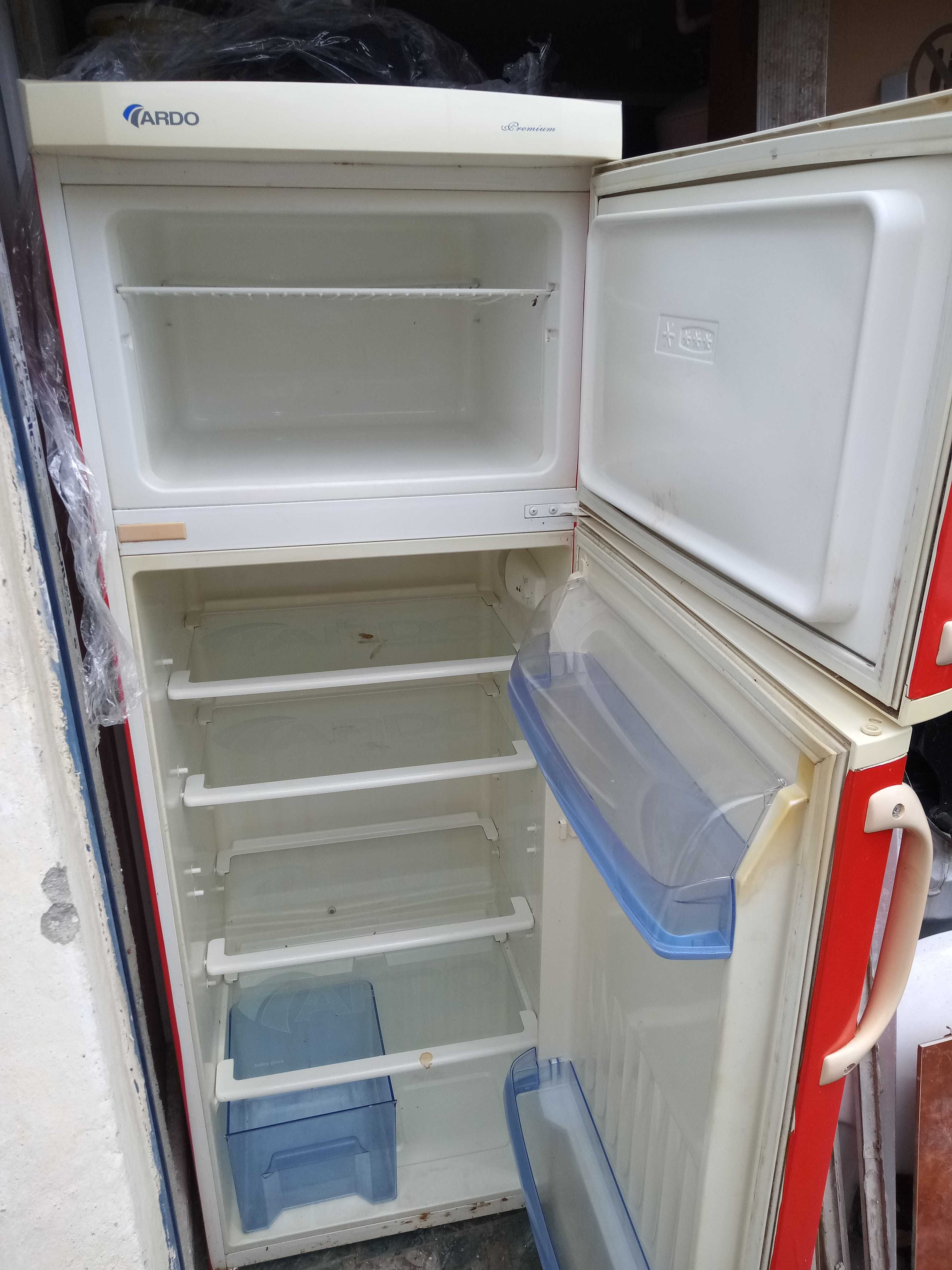 Vând frigider Ardo Premium pt piese