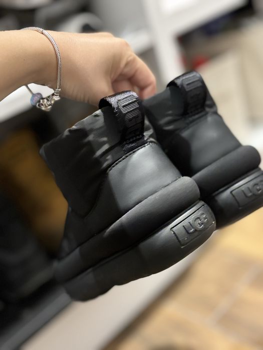 Дамски апрески UGG