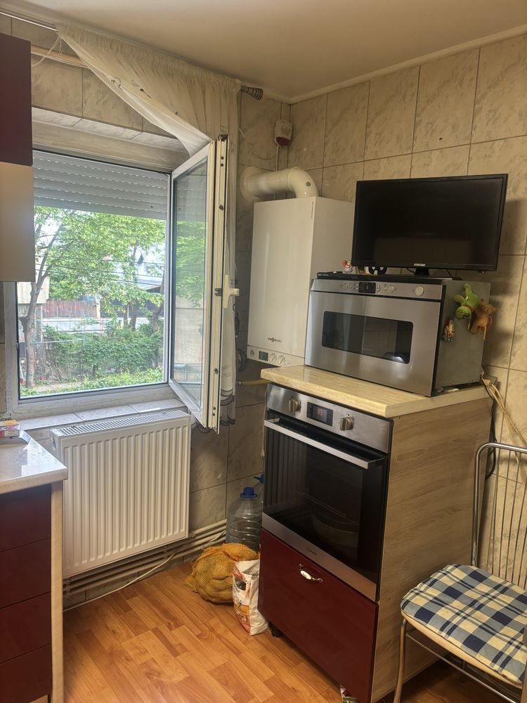 Vând apartament cu 3 camere