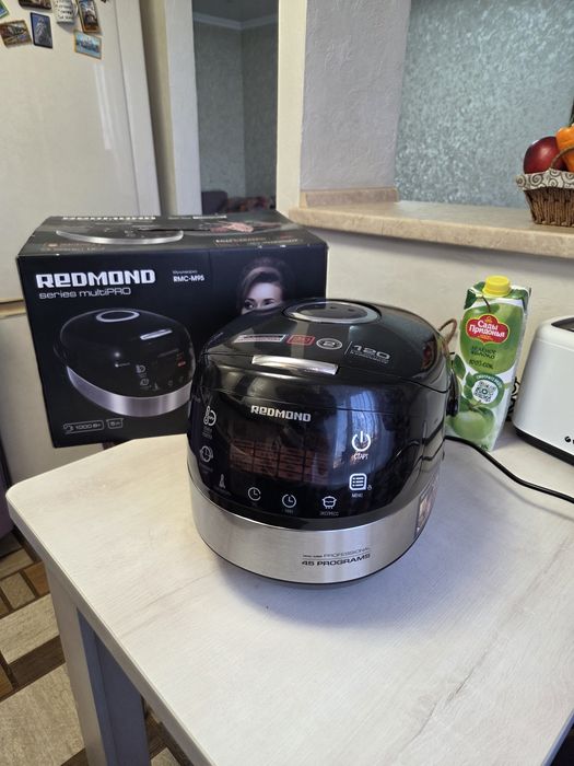 Мультиварка REDMOND