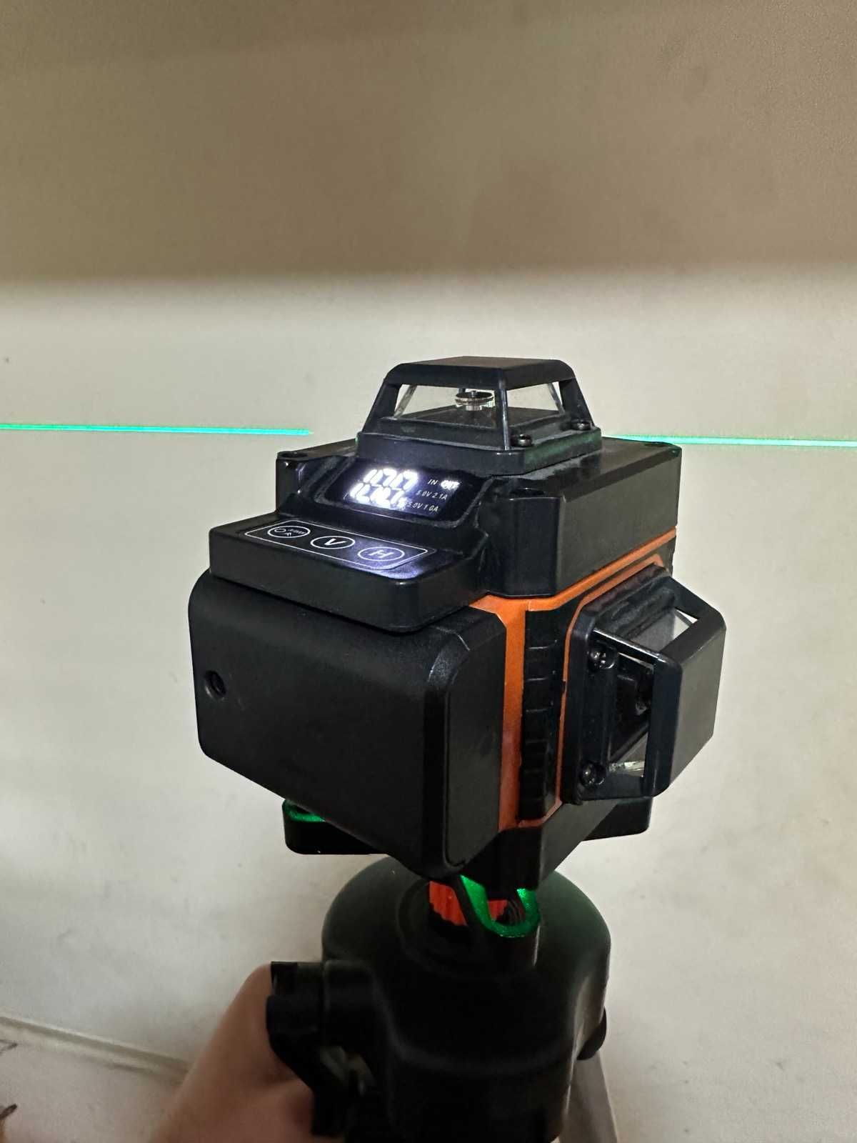 4D Лазерен нивелир с тринога стойка