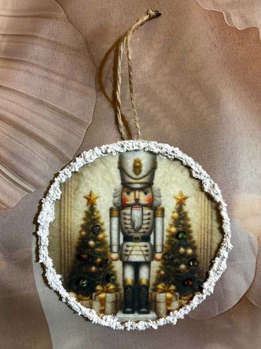 "Altfel" de glob,hand made,10 cm diametru, un minunat ornament