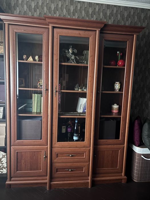 Витрина за хол или дневна