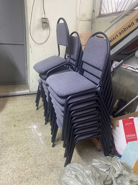 Офисные стулья 15 штук