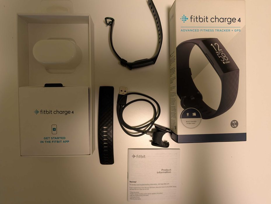 Фитнес гривна Fitbit Charge 4