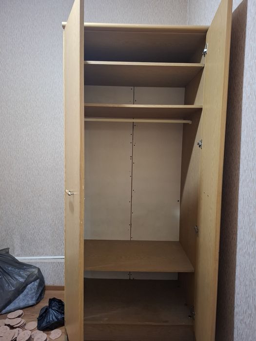 Продаётся  шкаф в коридор