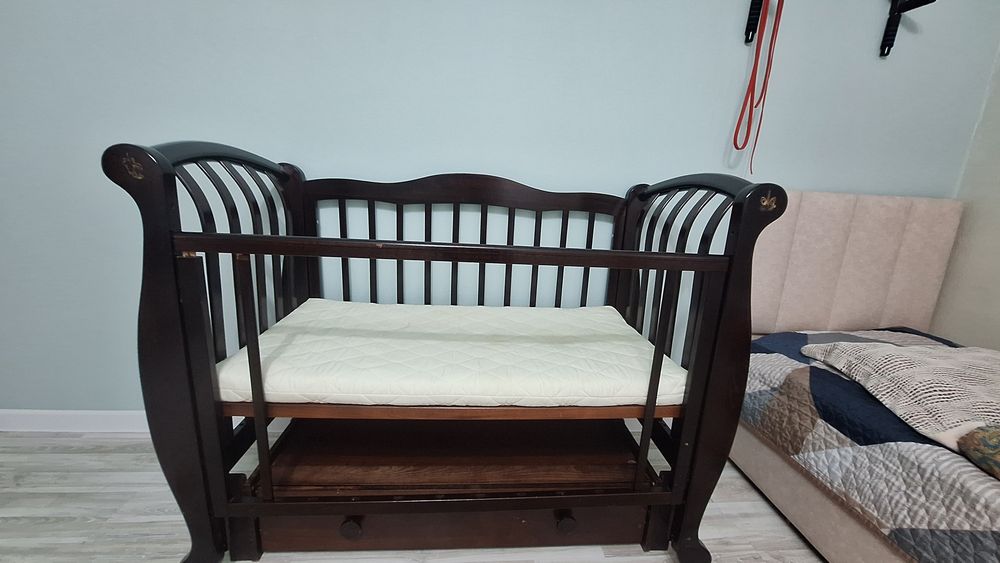 Отдам даром кровать с матрасом