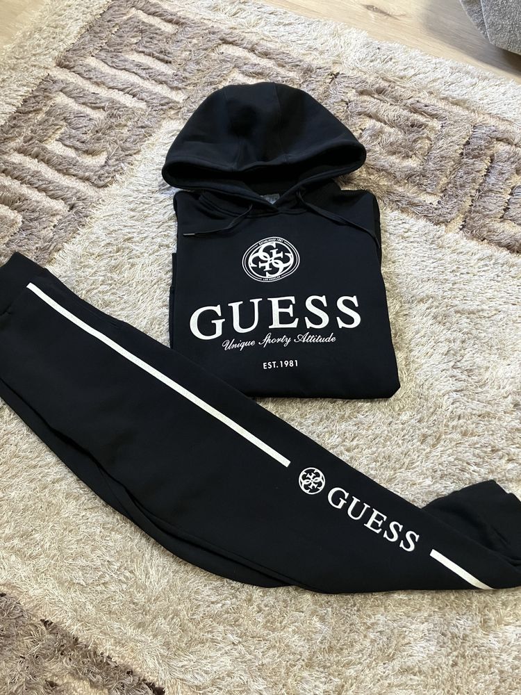 Дамски екип Guess