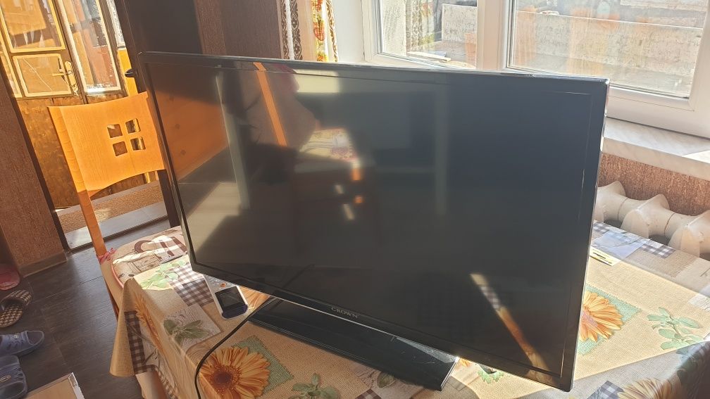 Телевизор Crown 32" части