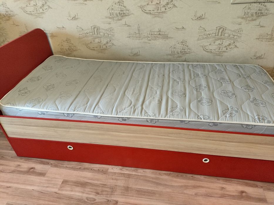 Кровать односпальная